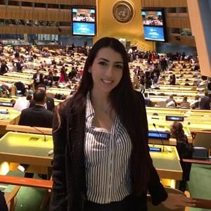 Meet your Posher, Deena